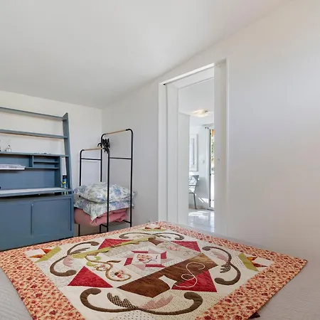 Le Bois Du Mas Bed and breakfast